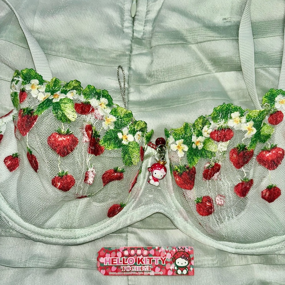 Strawberry Hello Kitty Set